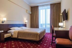 Отель Украина. Стандарт двухместный Maydan View Double 1